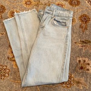 ⭐️ NEW w/o tags not worn ⭐️ WILD FABLE light wash mom jean size 00
